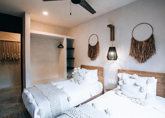 Villa Round Luxury Private Pool & Jungle Rooftop 2b *